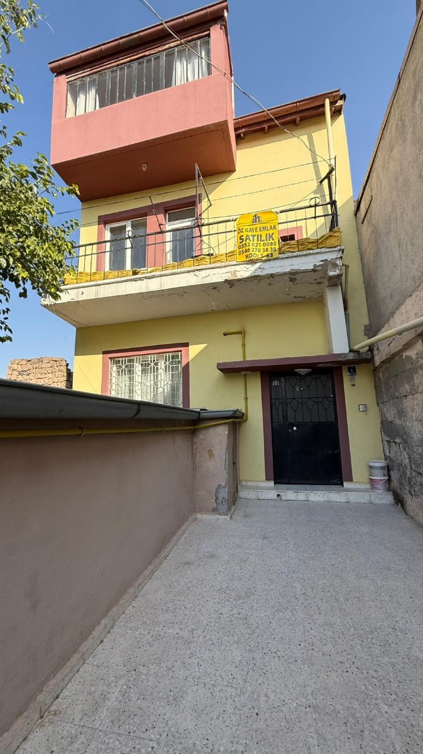 KAYSERİ DEVELİ İZMİRLİ MAHALLESİNDE SATILIK MÜSTAKİL EV